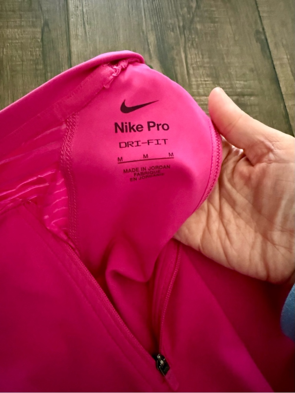 Nike Hot Pink Cropped Tank Top Sleeveless Athletic Workout Gym Women’s Medium - Picture 3 of 5